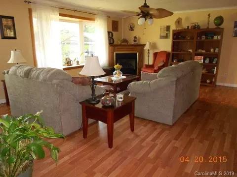321 Wright Rd, Marion, NC 28752 photo 3
