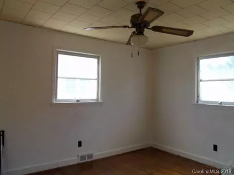 621 State, Marion, NC 28752 photo 8