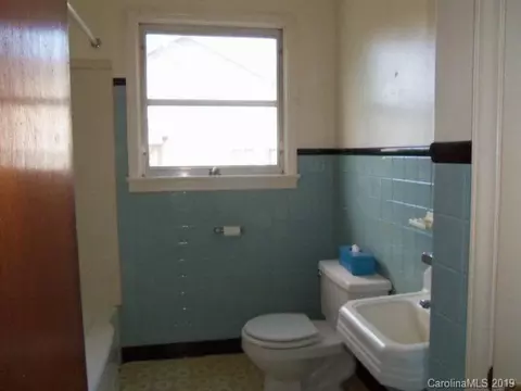 621 State, Marion, NC 28752 photo 6