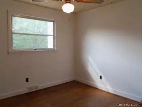 621 State, Marion, NC 28752 photo 7