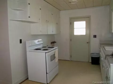 621 State, Marion, NC 28752 photo 9