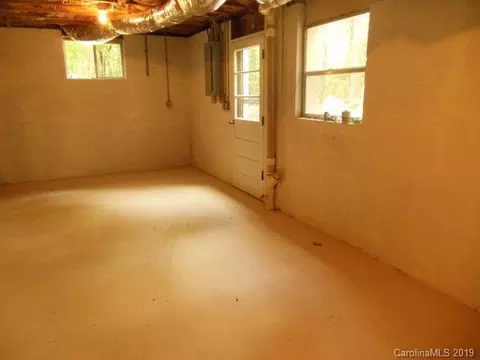 211 Open Valley Dr, Marion, NC 28752 photo 10