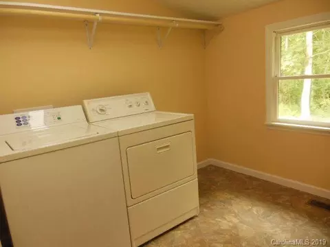 211 Open Valley Dr, Marion, NC 28752 photo 5