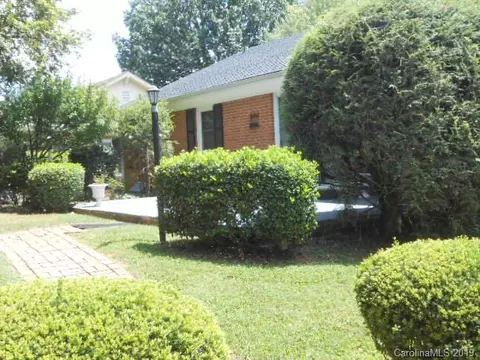 446 Fleming Ave, Marion, NC 28752 photo 2