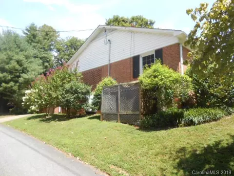 446 Fleming Ave, Marion, NC 28752 photo 4