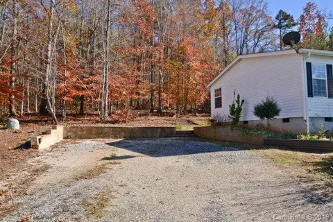 523 Lukes Loop, Marion, NC 28752 photo 5