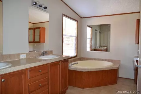 523 Lukes Loop, Marion, NC 28752 photo 11