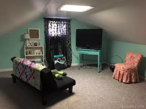 569 E Oak St, Marion, NC 28752 photo 19