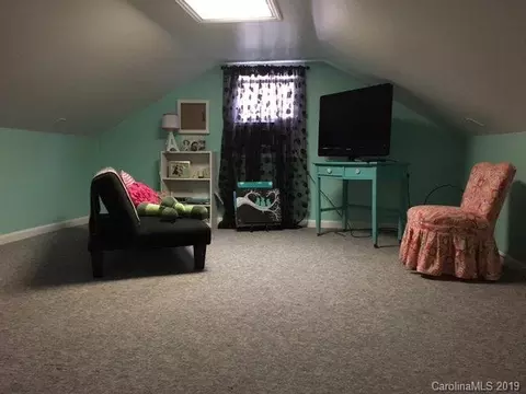 569 E Oak St, Marion, NC 28752 photo 14