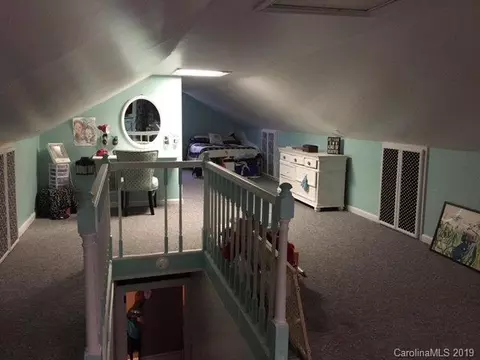 569 E Oak St, Marion, NC 28752 photo 17