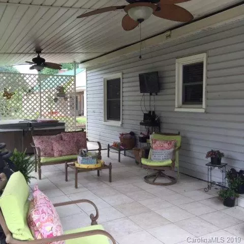 569 E Oak St, Marion, NC 28752 photo 24