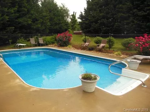 569 E Oak St, Marion, NC 28752 photo 21