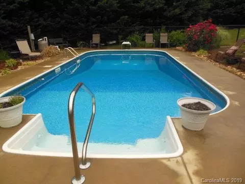 569 E Oak St, Marion, NC 28752 photo 20