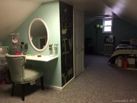 569 E Oak St, Marion, NC 28752 photo 18