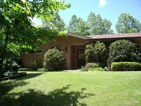 52 Waycaster Rd, Marion, NC 28752 photo 2
