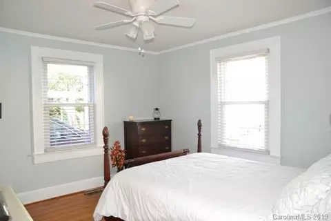 633 E Oak St, Marion, NC 28752 photo 12