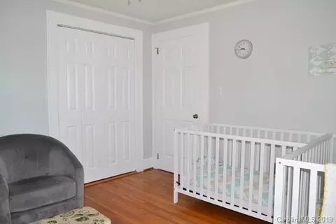 633 E Oak St, Marion, NC 28752 photo 16