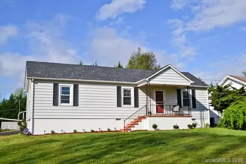 633 E Oak St, Marion, NC 28752 photo 1
