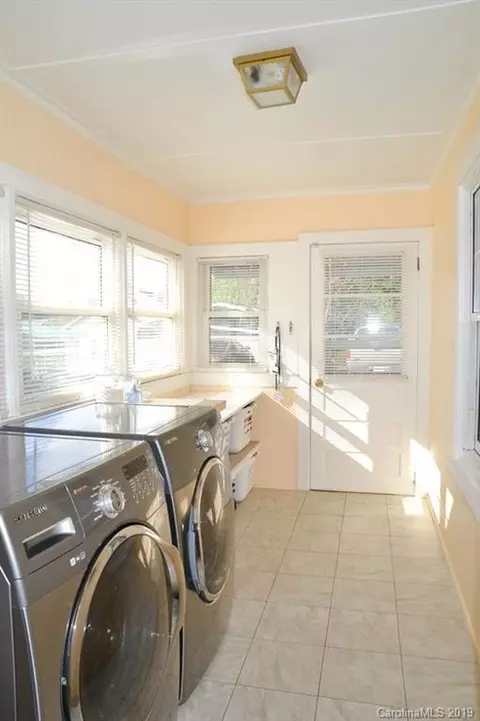 633 E Oak St, Marion, NC 28752 photo 19