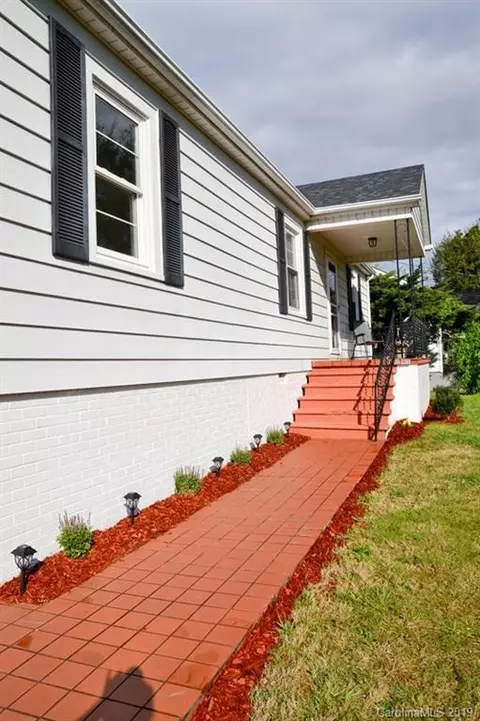 633 E Oak St, Marion, NC 28752 photo 21