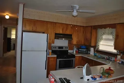 742 Fairview Rd, Marion, NC 28752 photo 6