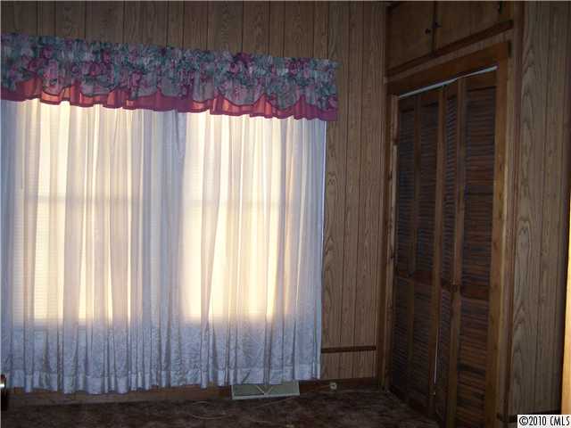 309 E 10th St, Kannapolis, NC 28083 photo 3