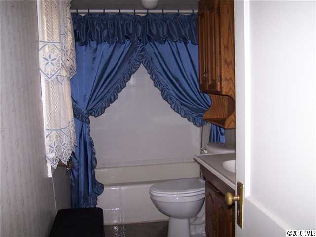 309 E 10th St, Kannapolis, NC 28083 photo 7