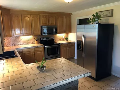 29 Davis Dr, Marion, NC 28752 photo 14