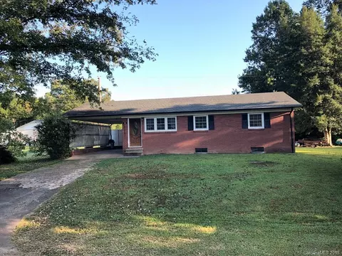29 Davis Dr, Marion, NC 28752 photo 1