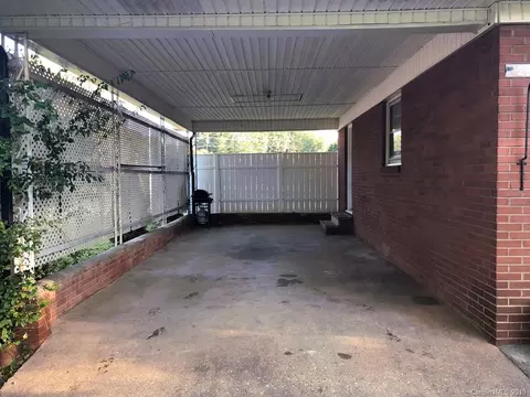 29 Davis Dr, Marion, NC 28752 photo 4