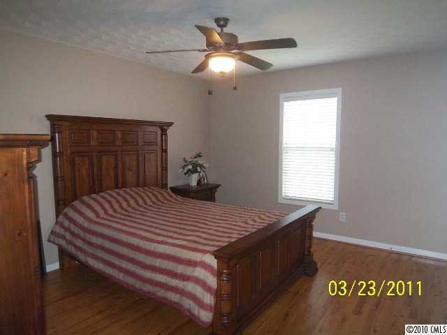 1750 NW Pipers Ridge Cir, Conover, NC 28613 photo 8
