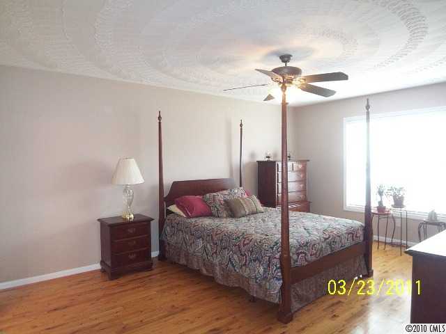 1750 NW Pipers Ridge Cir, Conover, NC 28613 photo 6