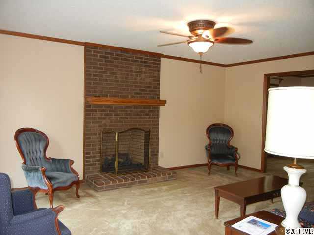 305 E Main Metesbou St #METES&BOU, Troy, NC 27371 photo 3