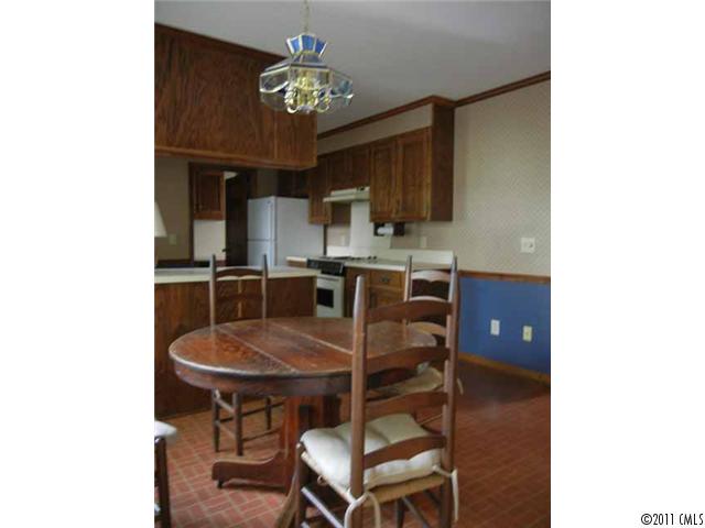 305 E Main Metesbou St #METES&BOU, Troy, NC 27371 photo 7