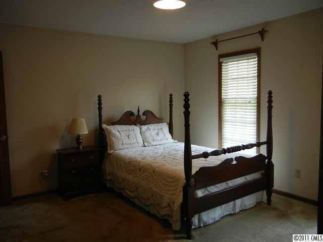 305 E Main Metesbou St #METES&BOU, Troy, NC 27371 photo 9