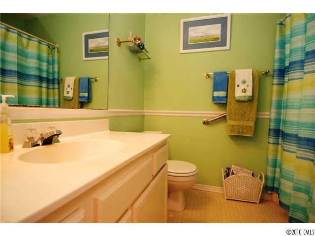 600 Walnut Point Dr, Matthews, NC 28105 photo 9
