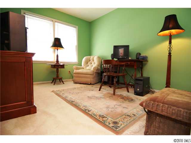 600 Walnut Point Dr, Matthews, NC 28105 photo 7