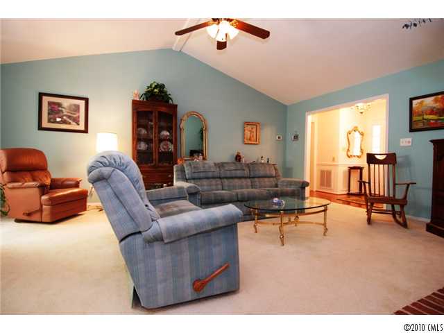 600 Walnut Point Dr, Matthews, NC 28105 photo 11