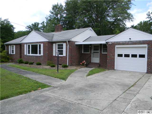 502 W Barr St, Lancaster, SC 29720 photo 2