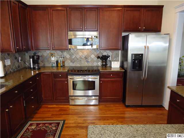 16412 Leavitt Ln, Davidson, NC 28036 photo 4