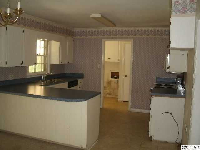 1021 Meadow Dr, Lancaster, SC 29720 photo 5