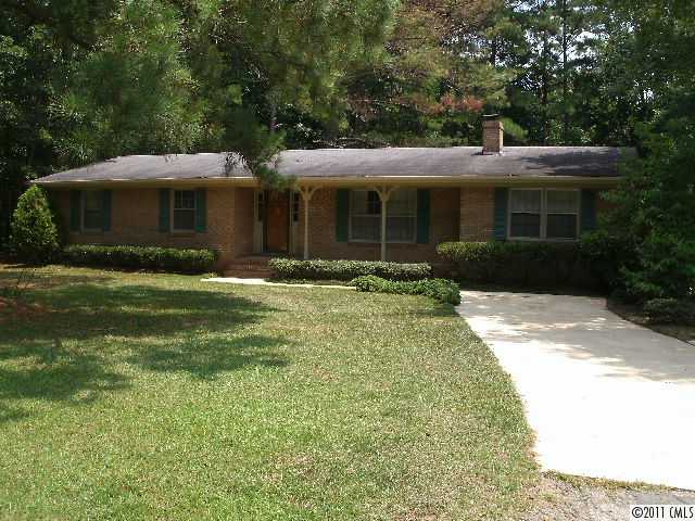 1021 Meadow Dr, Lancaster, SC 29720 photo 1