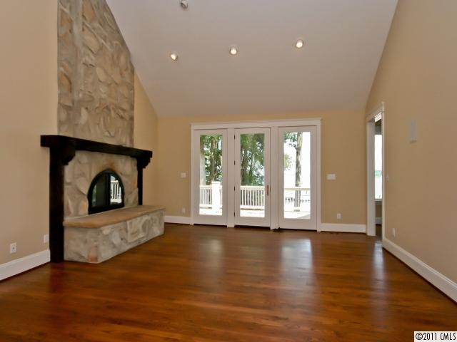 19601 Weavers Cir, Cornelius, NC 28031 photo 8