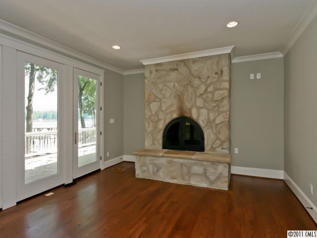 19601 Weavers Cir, Cornelius, NC 28031 photo 9