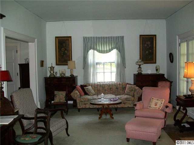 19 Wright Ave, York, SC 29745 photo 4