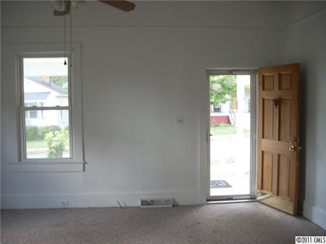 327 Central Ave, Kannapolis, NC 28081 photo 10