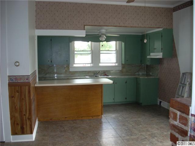 327 Central Ave, Kannapolis, NC 28081 photo 6