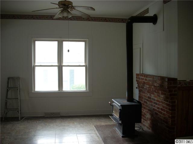 327 Central Ave, Kannapolis, NC 28081 photo 4
