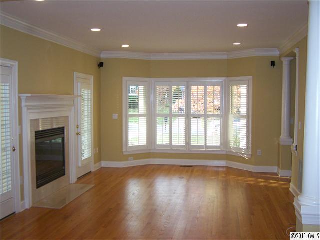 106 Julia Cir, Davidson, NC 28036 photo 2