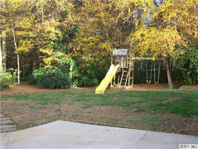 106 Julia Cir, Davidson, NC 28036 photo 5